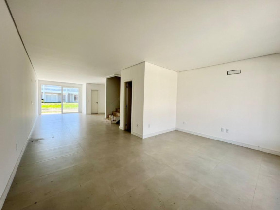 Imagem Casa com 4 Quartos à Venda, em -- - Capao Da Canoa Imagem Casa com 4 Quartos à Venda, em -- - Capao Da Canoa