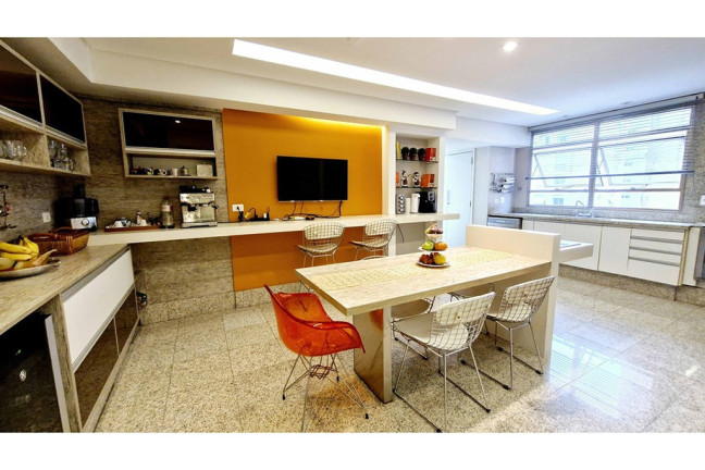 Imagem Imóvel com 3 Quartos à Venda, 275 m² em Morro Dos Ingleses - São Paulo