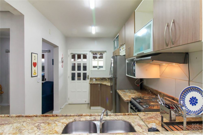 Imagem Casa com 3 Quartos à Venda, em Hípica - Porto Alegre Imagem Casa com 3 Quartos à Venda, em Hípica - Porto Alegre