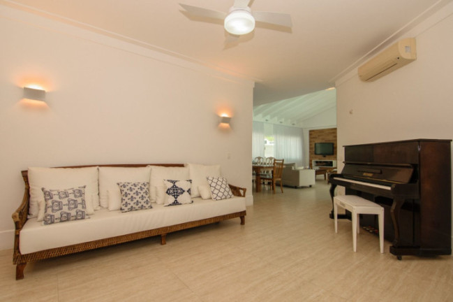 Imagem Casa com 5 Quartos à Venda, 270 m² em Acapulco - Guarujá Imagem Casa com 5 Quartos à Venda, 270 m² em Acapulco - Guarujá