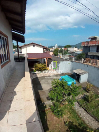 Imagem Casa com 6 Quartos à Venda, 310 m² em São Vicente - Itajaí Imagem Casa com 6 Quartos à Venda, 310 m² em São Vicente - Itajaí