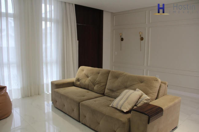 Imagem Casa com 3 Quartos à Venda, em Glória - Joinville Imagem Casa com 3 Quartos à Venda, em Glória - Joinville
