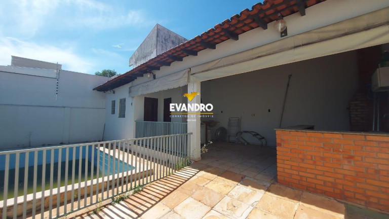 Imagem Casa com 3 Quartos à Venda, 360 m² em Morada Do Ouro - Cuiabá Imagem Casa com 3 Quartos à Venda, 360 m² em Morada Do Ouro - Cuiabá