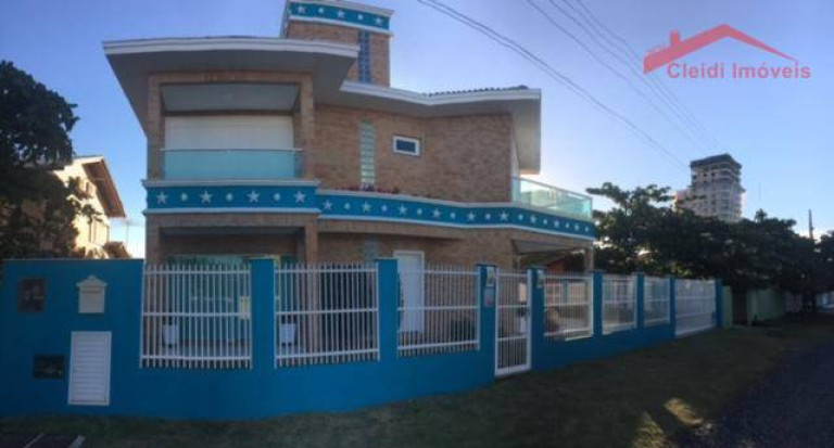 Imagem Casa com 3 Quartos à Venda, 208 m² em Itacolomi - Piçarras