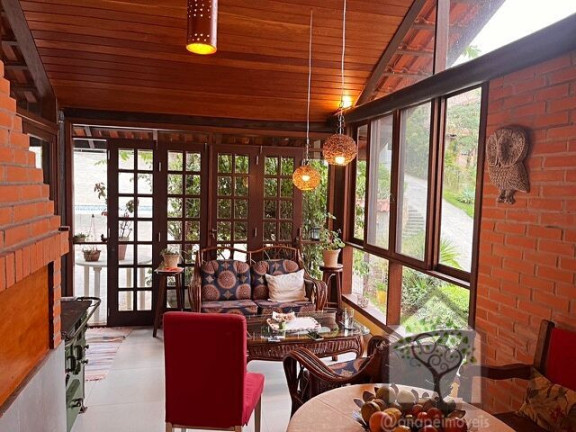 Imagem Casa com 4 Quartos à Venda, 237 m² em Itacorubi - Florianópolis