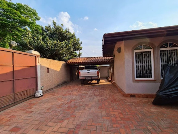 Imagem Casa com 6 Quartos à Venda, 225 m² em Cidade Satélite - Atibaia