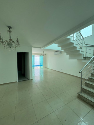 Imagem Casa com 4 Quartos à Venda, 380 m² em Centro - Manaus