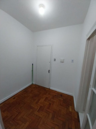 Imagem Apartamento com 1 Quarto à Venda, 30 m² em Centro Histórico - Porto Alegre Imagem Apartamento com 1 Quarto à Venda, 30 m² em Centro Histórico - Porto Alegre