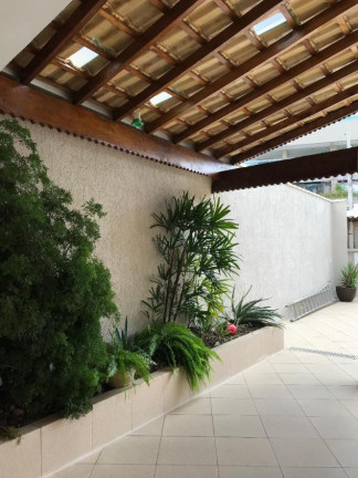 Imagem Sobrado com 4 Quartos à Venda, 212 m² em Tupi - Praia Grande