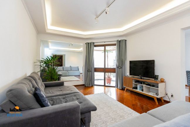 Apartamento com 3 Quartos à Venda,  em Moema - São Paulo