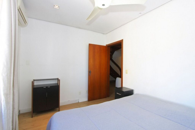 Imagem Imóvel com 2 Quartos à Venda, 143 m² em Menino Deus - Porto Alegre Imagem Imóvel com 2 Quartos à Venda, 143 m² em Menino Deus - Porto Alegre
