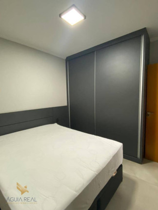 Imagem Sobrado com 3 Quartos à Venda, 135 m² em Santo Amaro - Campo Grande