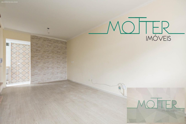 Imagem Casa com 3 Quartos à Venda, 105 m² em Pinheirinho - Curitiba