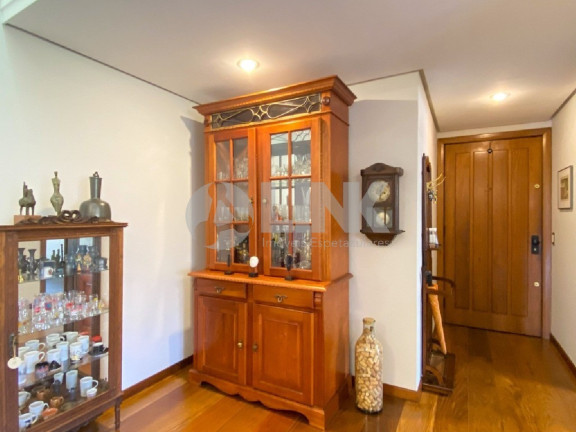 Imagem Apartamento com 3 Quartos à Venda, 140 m² em Moinhos De Vento - Porto Alegre