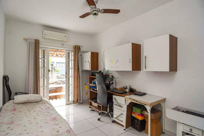 Imagem Casa com 5 Quartos à Venda, 125 m² em Itaipu - Niterói Imagem Casa com 5 Quartos à Venda, 125 m² em Itaipu - Niterói