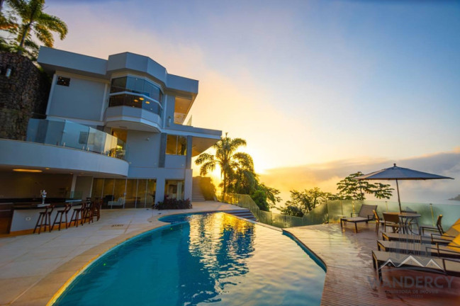 Casa de Condomínio com 4 Quartos à Venda, 1.200 m² em Praia Vermelha - Ubatuba