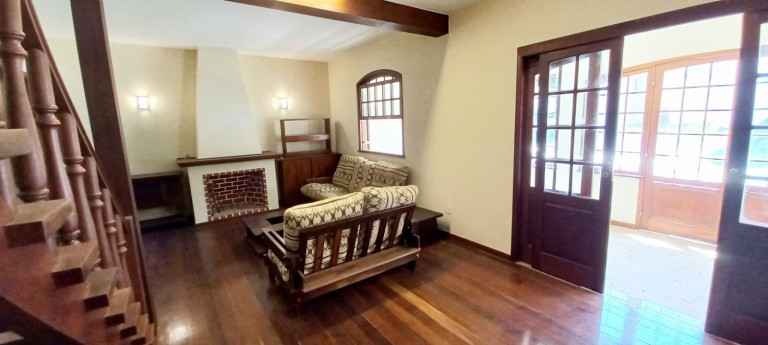 Imagem Casa com 7 Quartos à Venda, 348 m² em Comary - Teresópolis Imagem Casa com 7 Quartos à Venda, 348 m² em Comary - Teresópolis