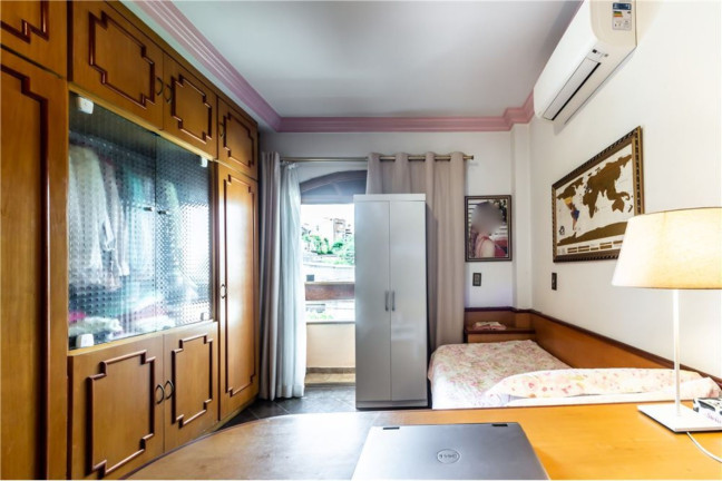 Imagem Casa com 4 Quartos à Venda, em Penha De França - São Paulo Imagem Casa com 4 Quartos à Venda, em Penha De França - São Paulo