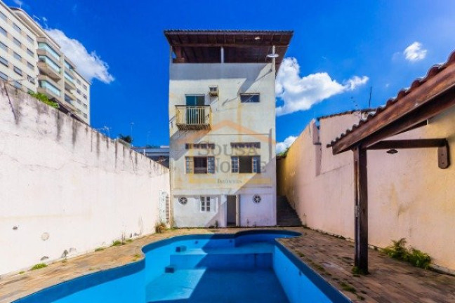 Sobrado com 4 Quartos à Venda, 600 m² em água Fria - São Paulo