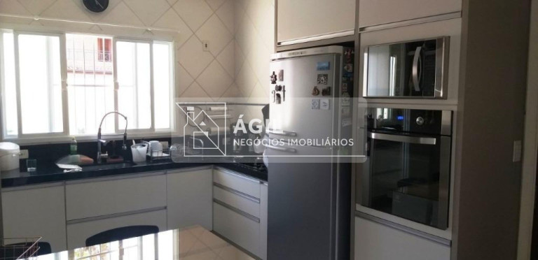 Imagem Casa com 3 Quartos à Venda, 300 m² em Bosque Dos Eucaliptos - São José Dos Campos Imagem Casa com 3 Quartos à Venda, 300 m² em Bosque Dos Eucaliptos - São José Dos Campos