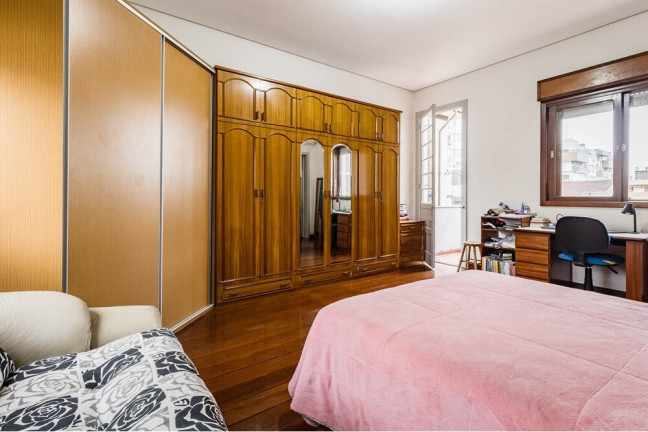 Imagem Casa com 3 Quartos à Venda, 200 m² em Santana - Porto Alegre Imagem Casa com 3 Quartos à Venda, 200 m² em Santana - Porto Alegre