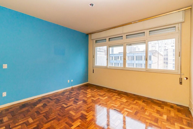 Imagem Imóvel com 4 Quartos à Venda, 148 m² em Centro Histórico - Porto Alegre Imagem Imóvel com 4 Quartos à Venda, 148 m² em Centro Histórico - Porto Alegre