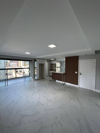 Apartamento com 3 Quartos à Venda, 118 m² em Meia Praia - Itapema