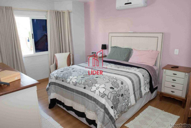 Imagem Sobrado com 3 Quartos à Venda, 117 m² em Uberaba - Curitiba