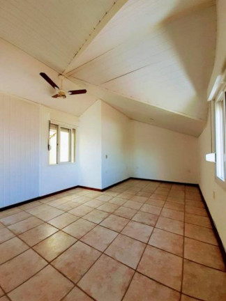 Imagem Casa com 3 Quartos à Venda, 245 m² em Jardim Sabará - Porto Alegre Imagem Casa com 3 Quartos à Venda, 245 m² em Jardim Sabará - Porto Alegre