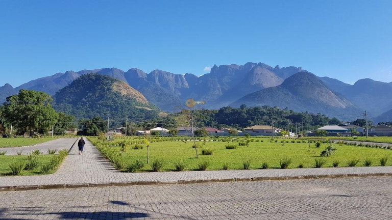Terreno à Venda, 360 m² em Cotia - Guapimirim