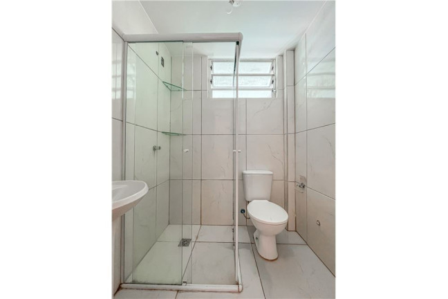 Imagem Imóvel com 3 Quartos à Venda, em Cristal - Porto Alegre Imagem Imóvel com 3 Quartos à Venda, em Cristal - Porto Alegre