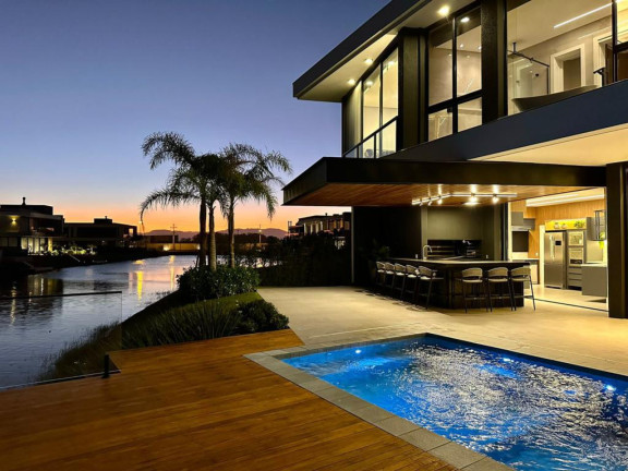 Imagem Casa com 5 Quartos à Venda, 450 m² em Centro - Capao Da Canoa