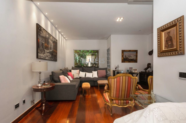 Imagem Sobrado com 3 Quartos à Venda, 300 m² em Jardim Europa - São Paulo Imagem Sobrado com 3 Quartos à Venda, 300 m² em Jardim Europa - São Paulo