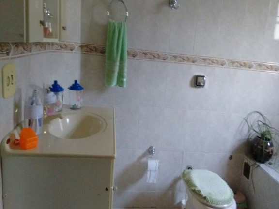 Imagem Sobrado com 4 Quartos à Venda, 300 m² em Jardim Shangrilá (zona Norte) - São Paulo Imagem Sobrado com 4 Quartos à Venda, 300 m² em Jardim Shangrilá (zona Norte) - São Paulo