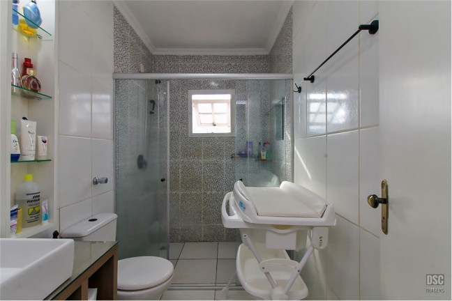 Imagem Casa com 3 Quartos à Venda, em Hípica - Porto Alegre Imagem Casa com 3 Quartos à Venda, em Hípica - Porto Alegre