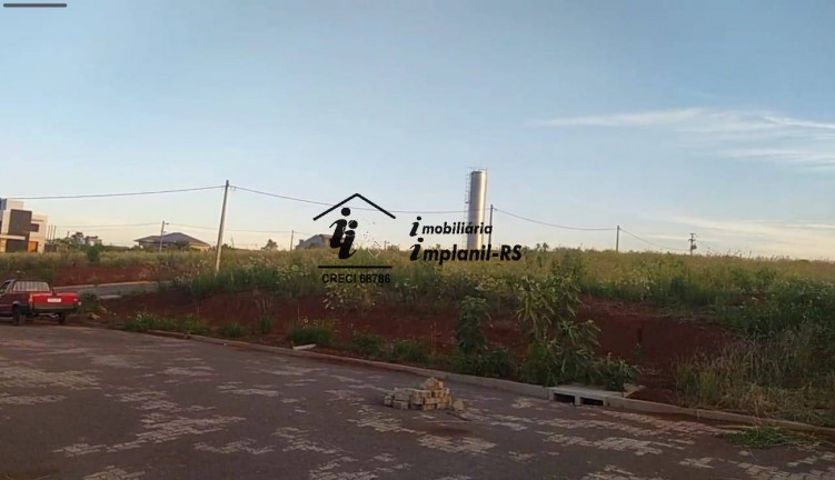 Terreno à Venda, 300 m² em Canabarro - Teutônia