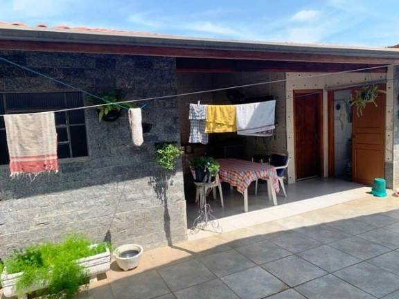 Imagem Casa com 3 Quartos à Venda, 208 m² em Santana - Pindamonhangaba