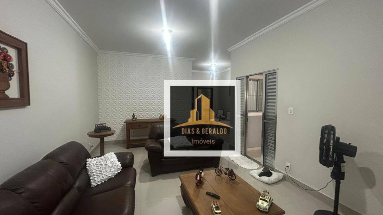 Imagem Sobrado com 3 Quartos à Venda, 240 m² em Borda Da Mata - Caçapava
