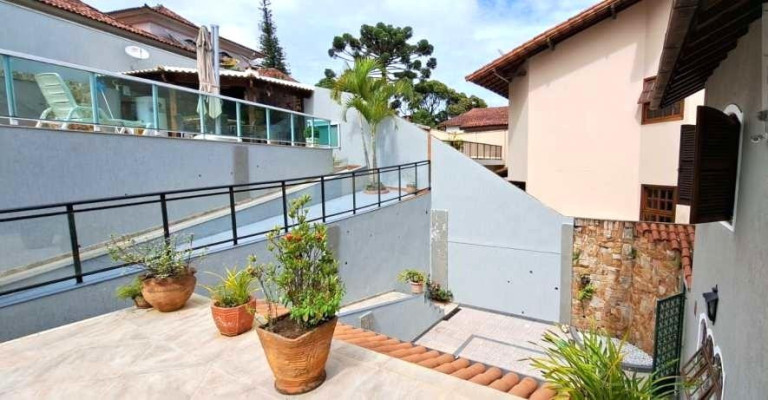 Imagem Casa com 3 Quartos à Venda, 472 m² em Tijuca - Teresópolis Imagem Casa com 3 Quartos à Venda, 472 m² em Tijuca - Teresópolis