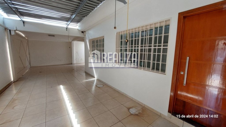 Imagem Sobrado com 4 Quartos para Alugar, 300 m² em Jardim Induberaba - Uberaba