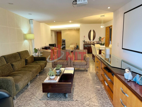 Imagem Apartamento com 4 Quartos à Venda, 192 m² em Icaraí - Niterói