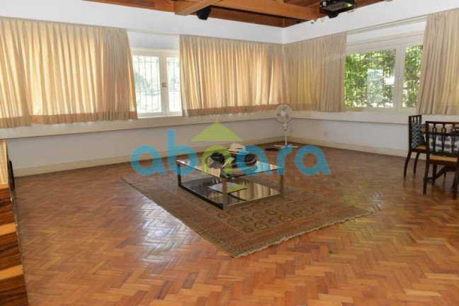 Imagem Casa com 4 Quartos à Venda, 750 m² em Cosme Velho - Rio De Janeiro Imagem Casa com 4 Quartos à Venda, 750 m² em Cosme Velho - Rio De Janeiro