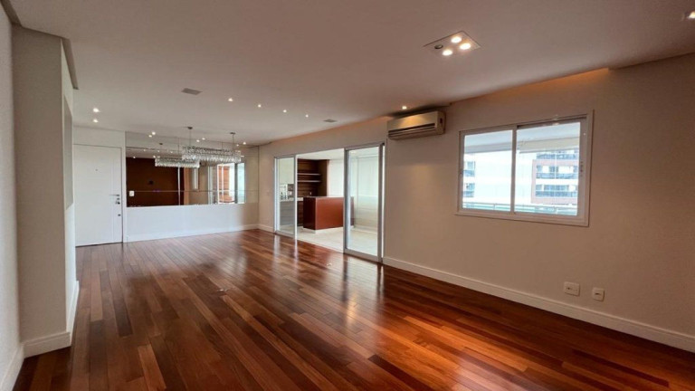 Apartamento com 3 Quartos para Alugar, 147 m² em Vila Gertrudes - São Paulo