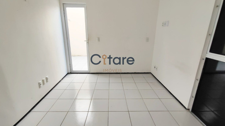 Imagem Casa de Condomínio com 3 Quartos à Venda,  em Lagoa Redonda - Fortaleza