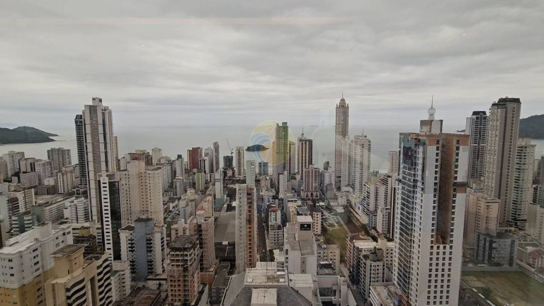 Imagem Cobertura com 4 Quartos à Venda, 260 m² em Centro - Balneário Camboriú