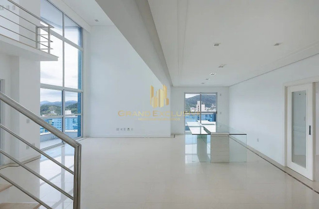 Imagem Apartamento com 2 Quartos à Venda, 252 m² em Centro - Balneário Camboriú Imagem Apartamento com 2 Quartos à Venda, 252 m² em Centro - Balneário Camboriú