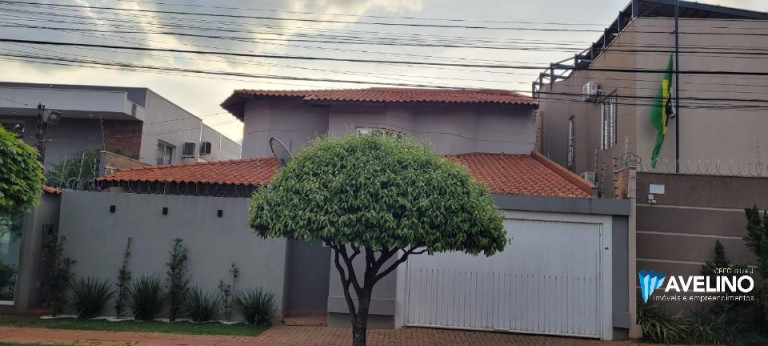 Sobrado com 4 Quartos à Venda, 281 m² em Carandá Bosque - Campo Grande