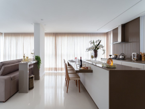 Imagem Apartamento com 3 Quartos à Venda, 122 m² em Centro - Balneário Camboriú Imagem Apartamento com 3 Quartos à Venda, 122 m² em Centro - Balneário Camboriú