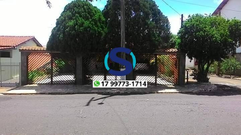 Imagem Casa com 4 Quartos à Venda, 320 m² em Centro - Ouroeste Imagem Casa com 4 Quartos à Venda, 320 m² em Centro - Ouroeste