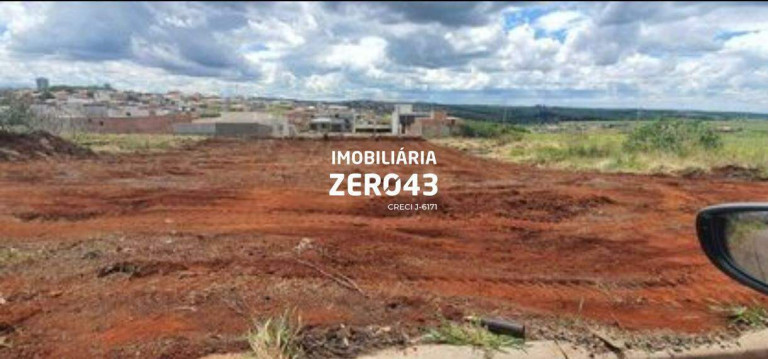 Imagem Terreno à Venda, 500 m² em Conjunto Residencial Roberto Conceição - Cambé Imagem Terreno à Venda, 500 m² em Conjunto Residencial Roberto Conceição - Cambé